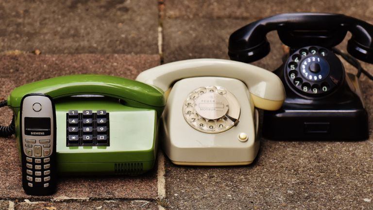8 best landline phones under 1000